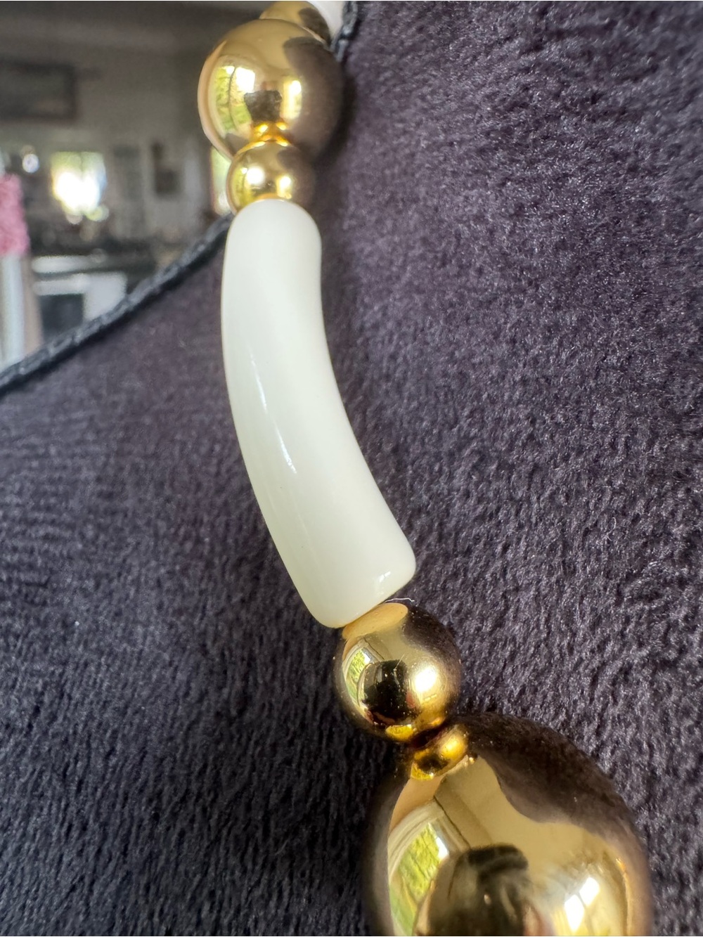 VTG Gold and Cream Tube Bead Statement Necklace - Picture 3 of 6